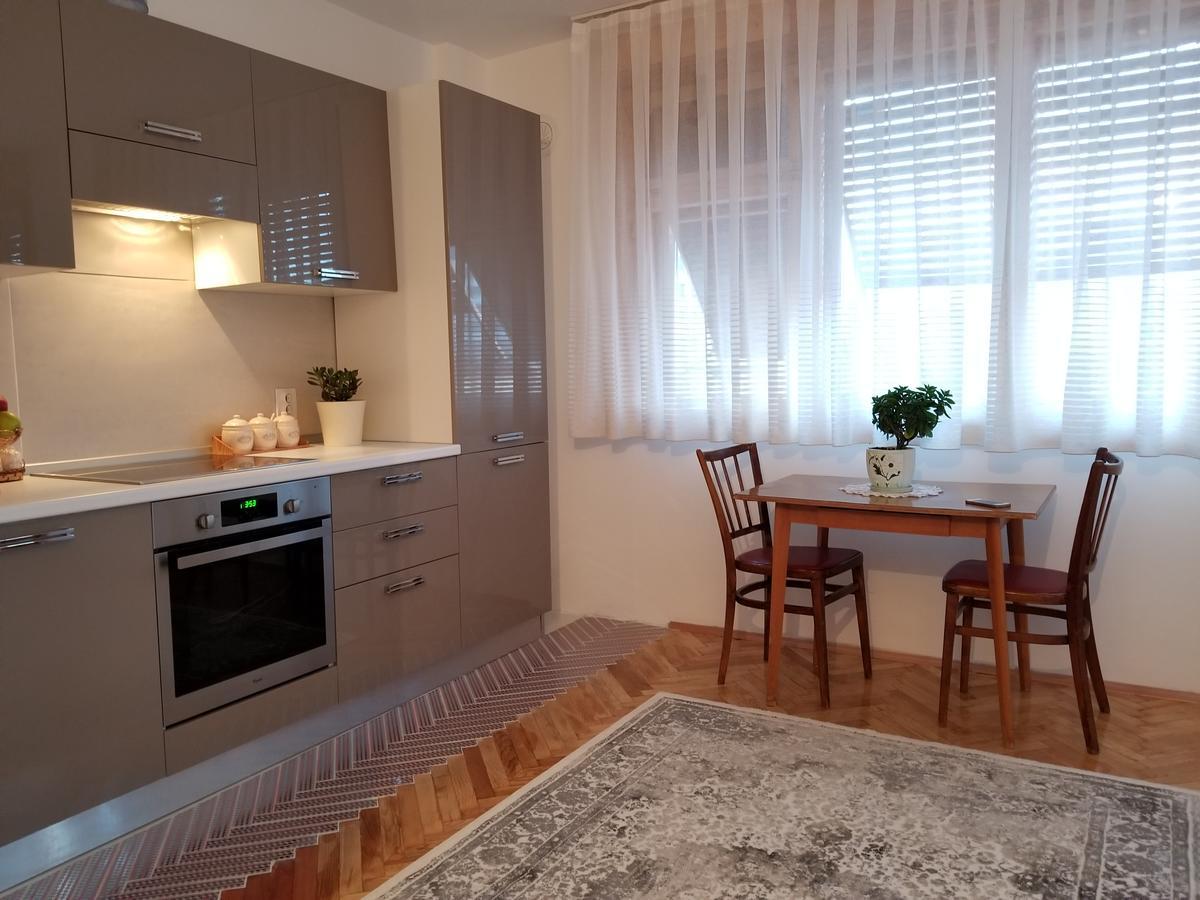 Super Central & Panoramic - Leo'S Apartment Приштина Экстерьер фото